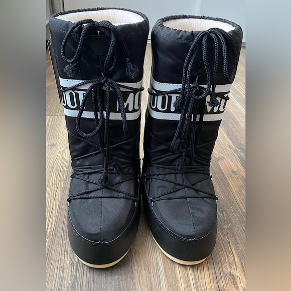 Moon Boot Shoes - Moon Boots 🌚